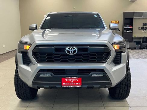 Used 2024 Toyota Tacoma TRD Off-Road image 8