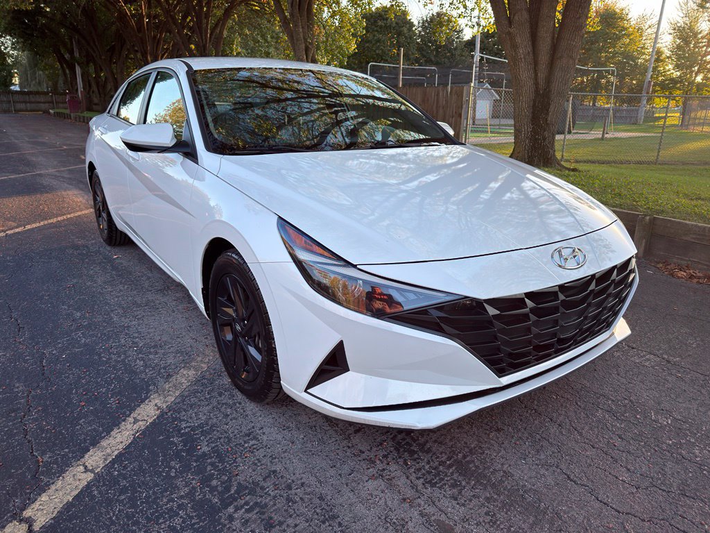 Used 2021 Hyundai Elantra SEL FWD image 2