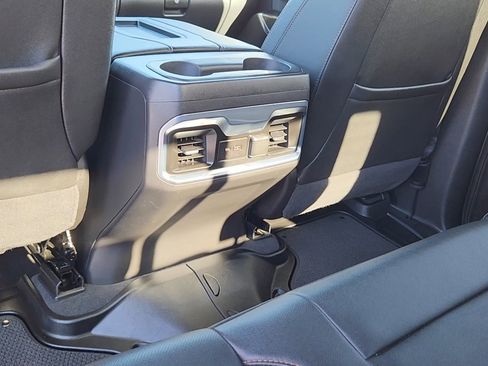 Used 2022 GMC Sierra 1500 AT4 w/ AT4 Preferred Package image 19