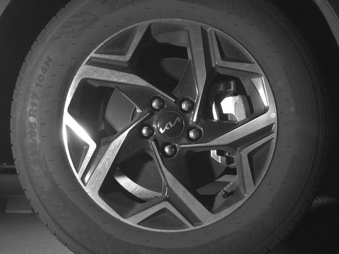 Used 2025 Kia Sportage LX image 10