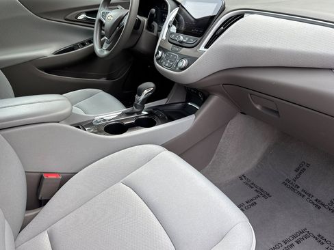 Used 2024 Chevrolet Malibu LT image 17