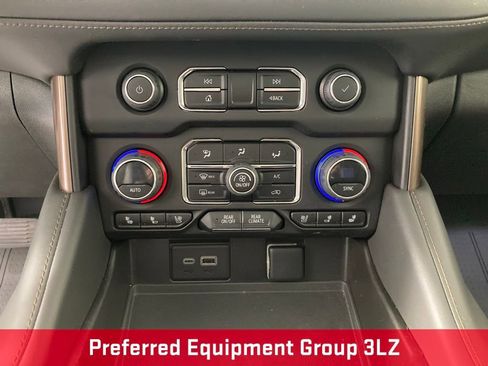 Used 2023 Chevrolet Suburban High Country AWD/4WD image 11