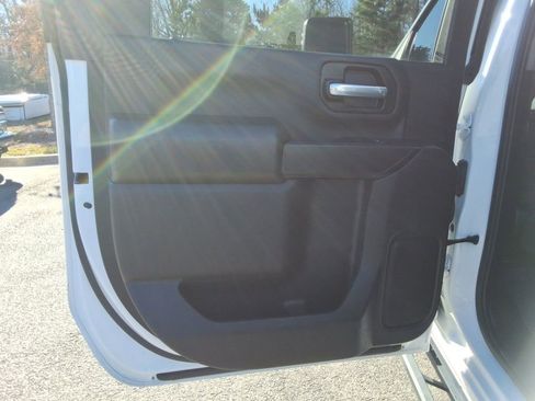 Certified 2024 Chevrolet Silverado 2500 Custom w/ Custom Value Package image 17