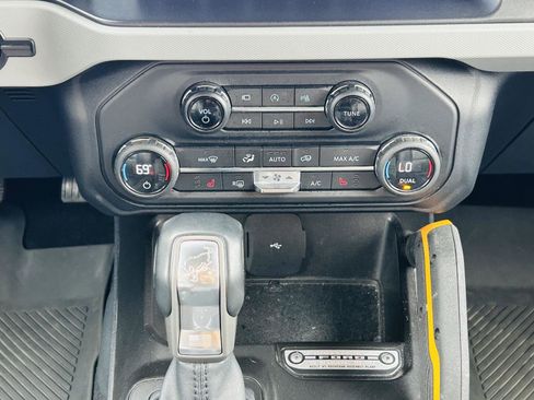 Used 2021 Ford Bronco Badlands image 21