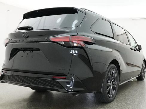 New 2026 Toyota Sienna XSE FWD image 24