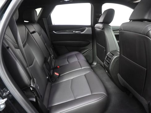Certified 2025 Cadillac XT5 Sportv w/ Technology Package AWD/4WD image 18