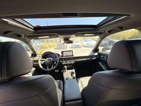 Used 2022 Honda Civic Sport Touring image 8