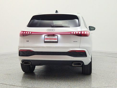 Used 2025 Audi Q5 Premium Plus w/ Premium Plus AWD/4WD image 6