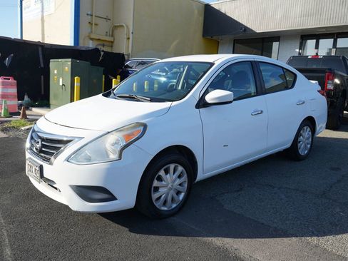 Used 2016 Nissan Versa SV image 5