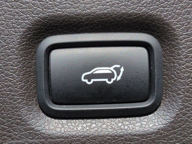 Used 2020 Hyundai Santa Fe SEL FWD image 14