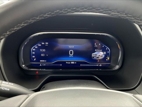 Used 2024 Chevrolet Tahoe Z71 w/ Luxury Package image 22