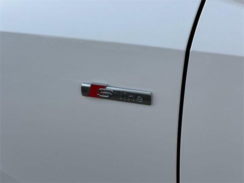 Used 2024 Audi Q3 2.0T Premium image 31