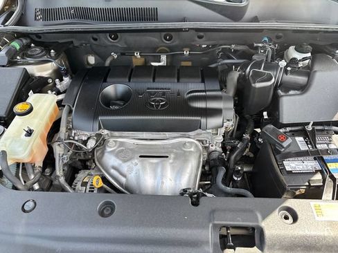 Used 2012 Toyota RAV4 FWD image 22
