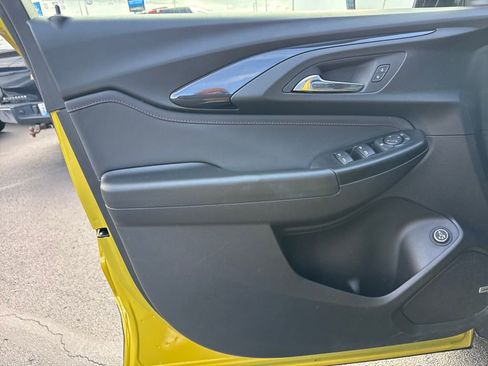 Used 2023 Chevrolet TrailBlazer RS w/ Sun and Liftgate Package image 10