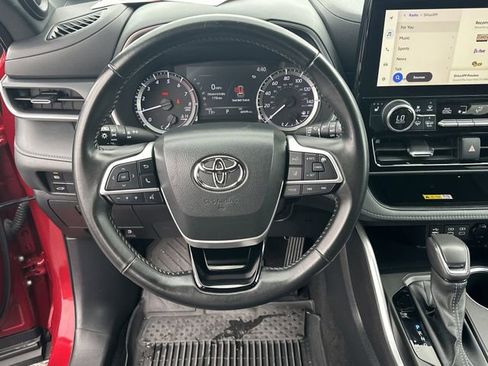 Used 2023 Toyota Highlander XSE AWD/4WD image 8