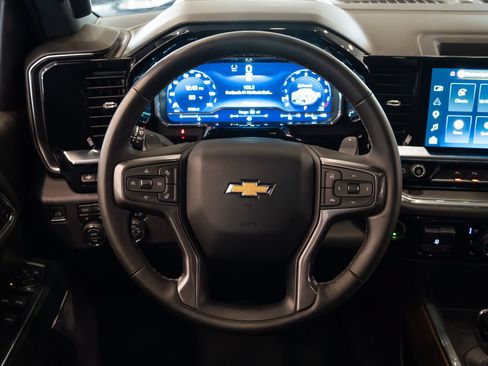 Used 2023 Chevrolet Silverado 1500 High Country w/ High Country Premium Package AWD/4WD image 11