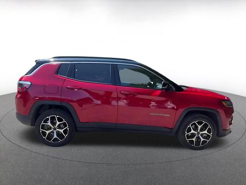Used 2025 Jeep Compass Limited AWD/4WD image 16