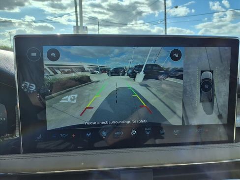 Certified 2023 Lincoln Corsair FWD w/ Equipment Group 101A image 4