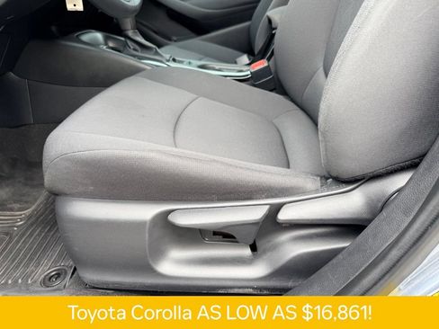 Used 2020 Toyota Corolla LE FWD image 11