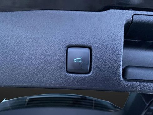 Certified 2025 Ford Escape Platinum image 18