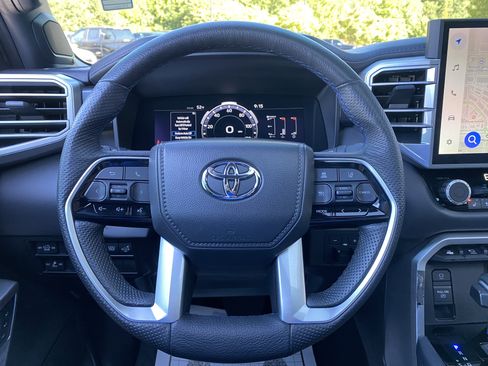 Used 2025 Toyota Tundra Platinum AWD/4WD image 19