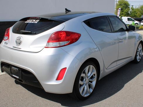Used 2012 Hyundai Veloster w/ Style Pkg image 6