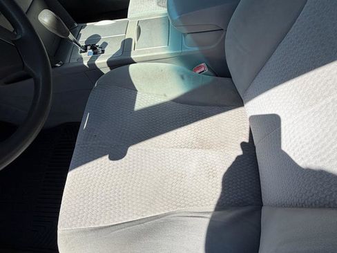 Used 2011 Toyota Camry LE FWD image 12