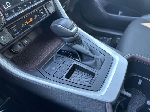 Used 2024 Toyota RAV4 Limited image 15