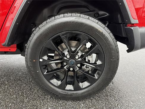 Used 2025 Jeep Wrangler Sahara w/ Safety Group image 20