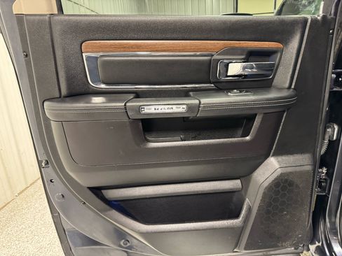 Used 2016 RAM 1500 Laramie w/ Convenience Group image 18