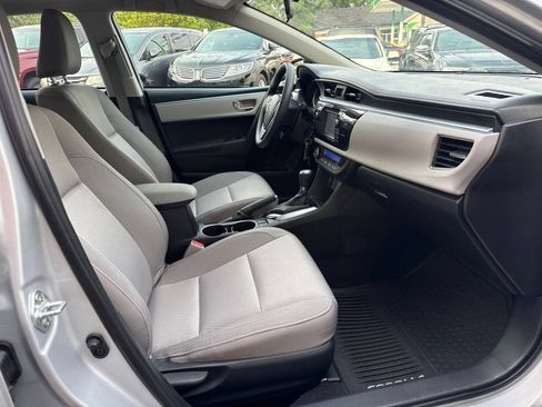 Used 2014 Toyota Corolla LE FWD image 17