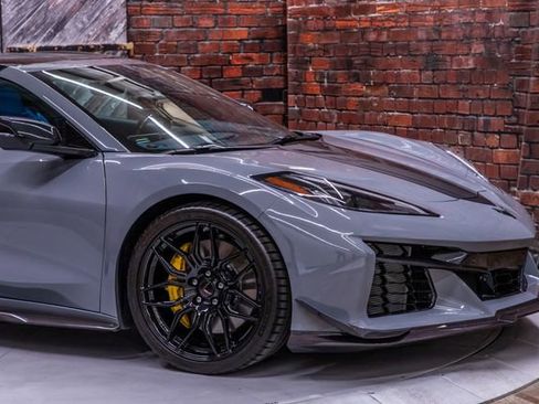 Used 2025 Chevrolet Corvette Z06 w/ Stealth Interior Trim Package image 16