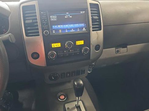 Used 2021 Nissan Frontier SV w/ Midnight Edition Floor Mats image 16