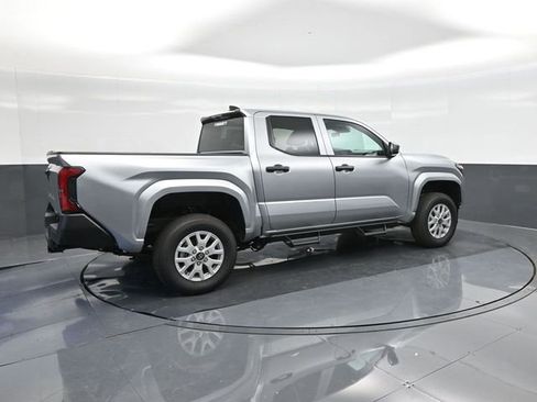 Used 2026 Toyota Tacoma SR AWD/4WD image 15