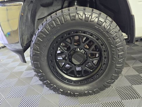 Used 2023 RAM 3500 Tradesman w/ Chrome Appearance Group image 10