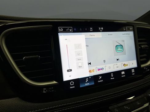 New 2026 Chrysler Pacifica Select image 8