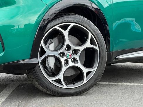 Used 2024 Alfa Romeo Tonale Ti AWD/4WD image 2