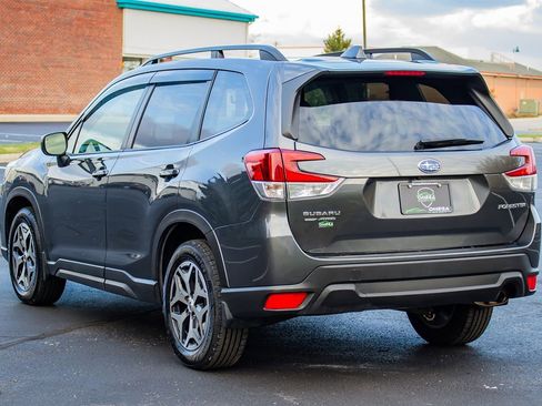 Used 2020 Subaru Forester Premium image 7