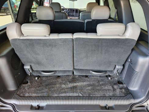 Used 2001 Chevrolet Tahoe LT w/ LT Preferred Equipment Group AWD/4WD image 8