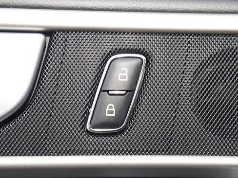 Used 2023 Ford Explorer XLT w/ Equipment Group 202A image 29