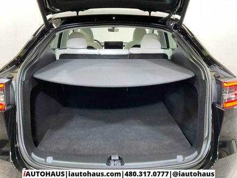 Used 2024 Tesla Model Y Long Range AWD/4WD image 11