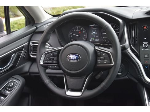 Used 2025 Subaru Outback Limited image 17