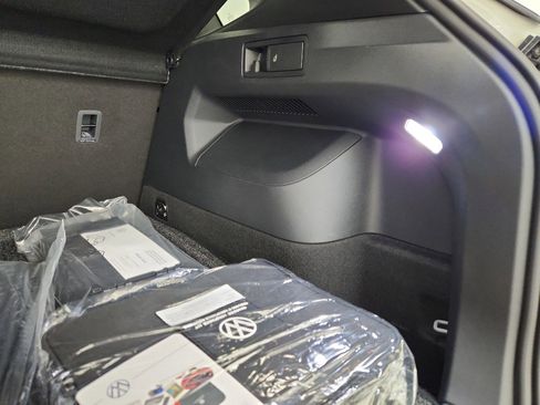 New 2026 Volkswagen Tiguan SEL R-Line image 39