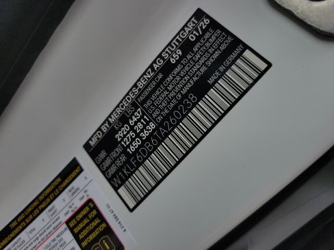 New 2026 Mercedes-Benz E 53 AMG e 4MATIC Sedan image 33