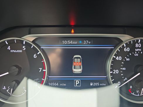 Used 2025 Nissan Sentra SV image 24