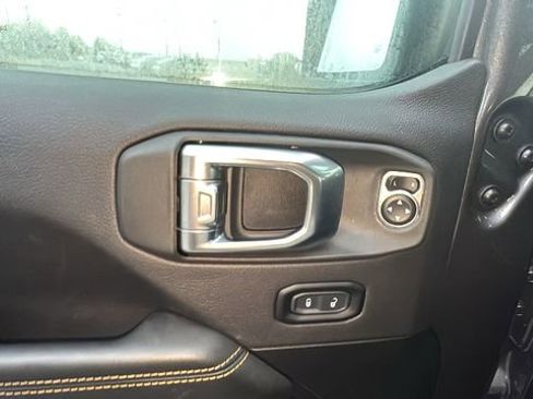 Used 2025 Jeep Wrangler Unlimited Sahara w/ Safety Group image 11