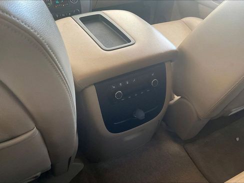 Used 2013 GMC Yukon SLT w/ SLT-2 Equipment Package AWD/4WD image 24