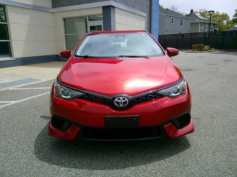 Used 2018 Toyota Corolla iM w/ All-Weather Mat Package FWD image 7