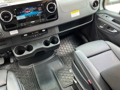Used 2020 Mercedes-Benz Sprinter 3500 image 15