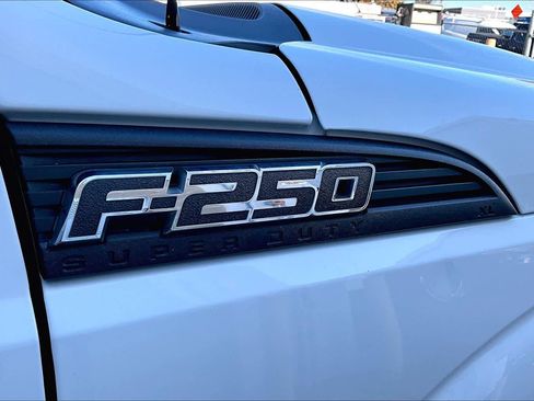 Used 2016 Ford F250 XL w/ Power Equipment Group image 9